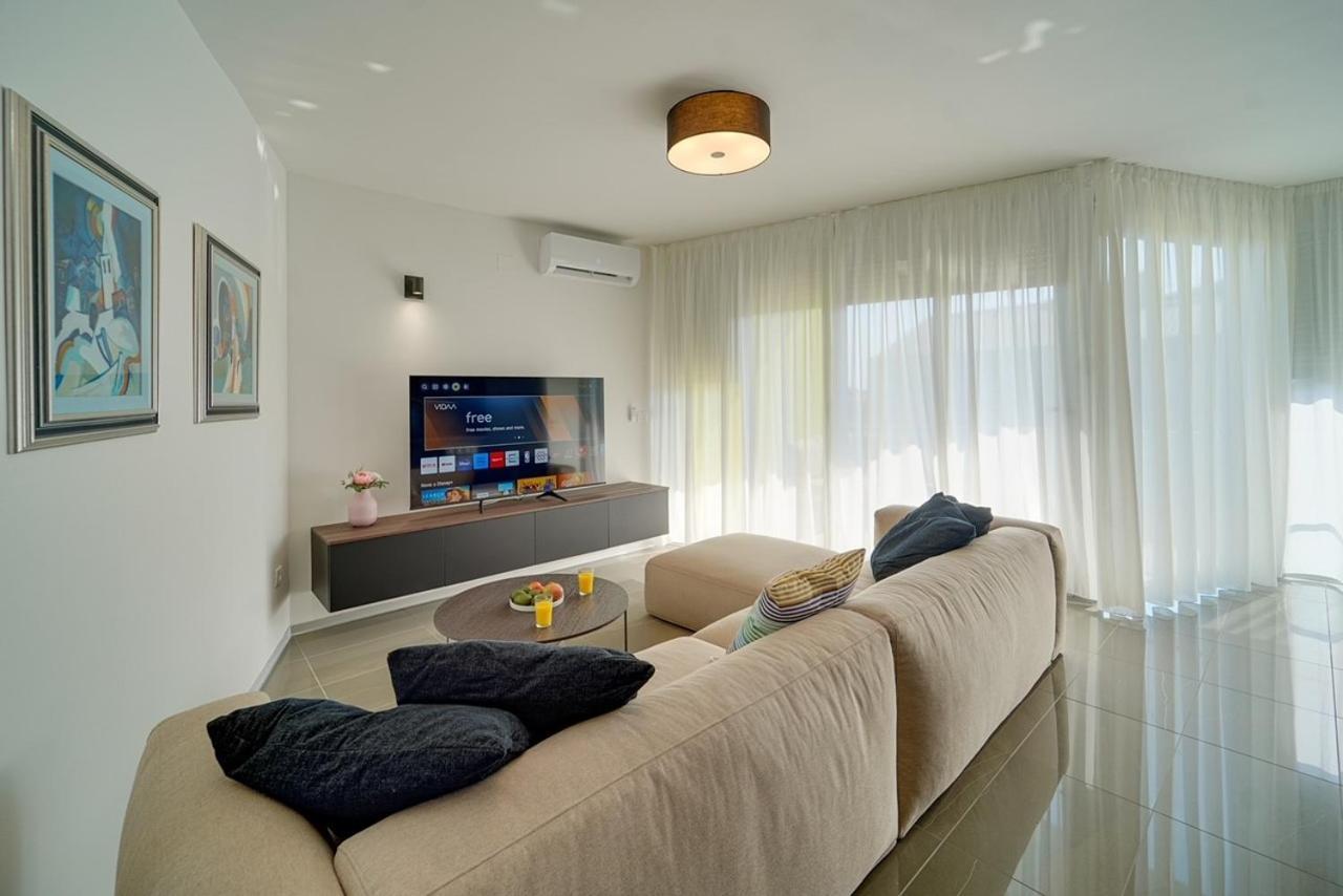 Apartment Hana Zambratija  Luaran gambar