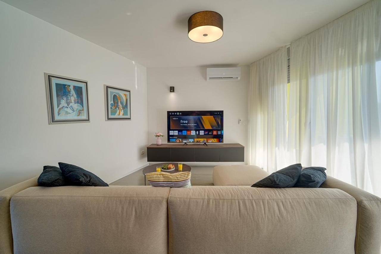 Apartment Hana Zambratija  Luaran gambar
